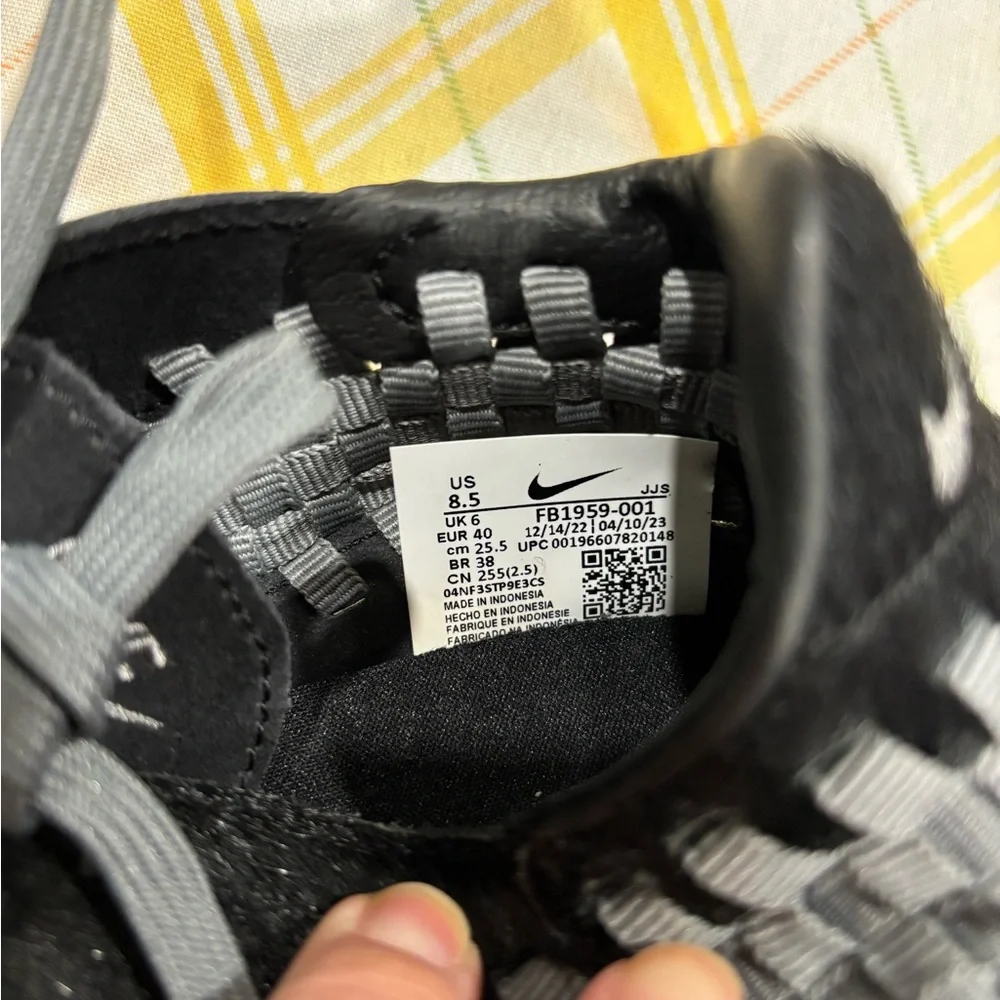 Nike Air Footscape Woven Black Smoke Grey Womens Sports Sneaker FB1959-001 - Picture 2 of 12